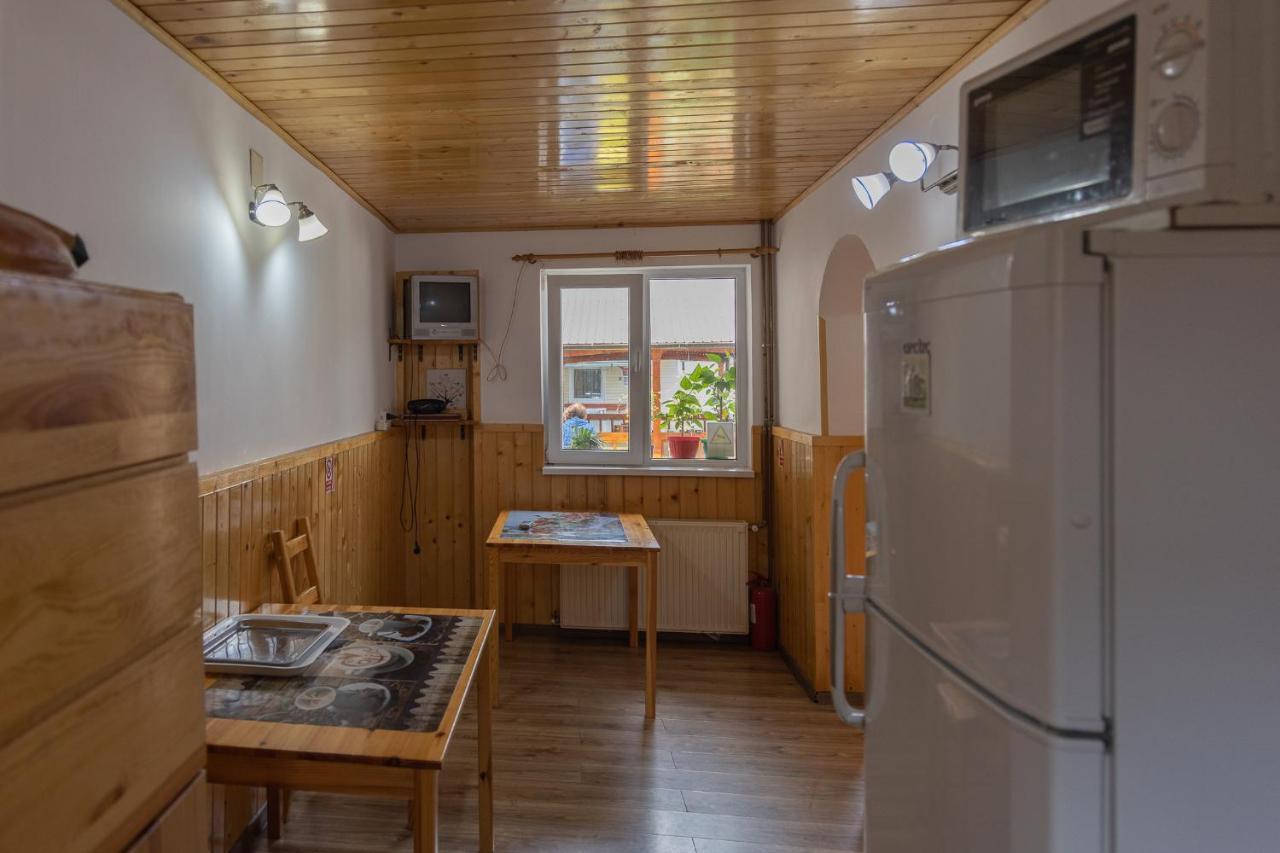Pensiunea Montan Buşteni Exterior foto