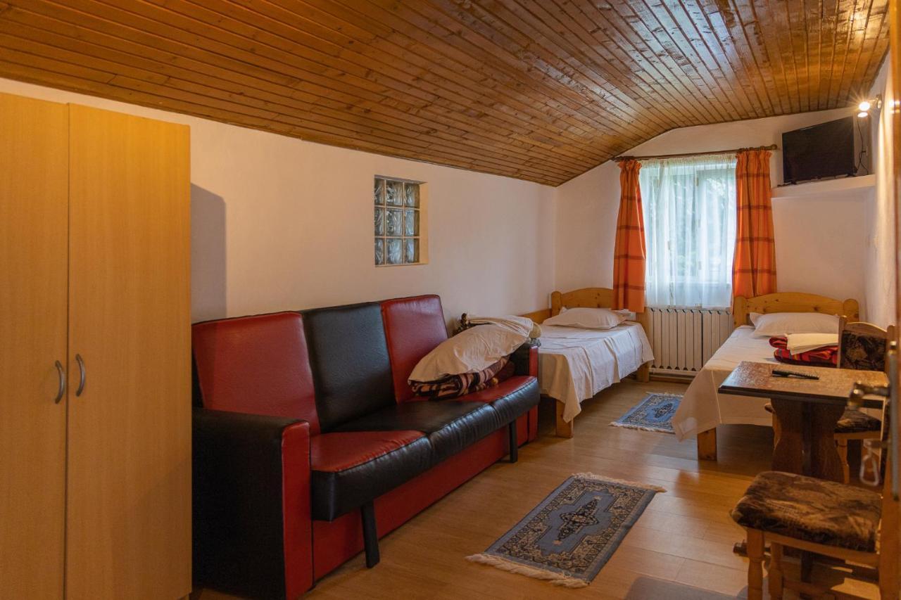 Pensiunea Montan Buşteni Exterior foto