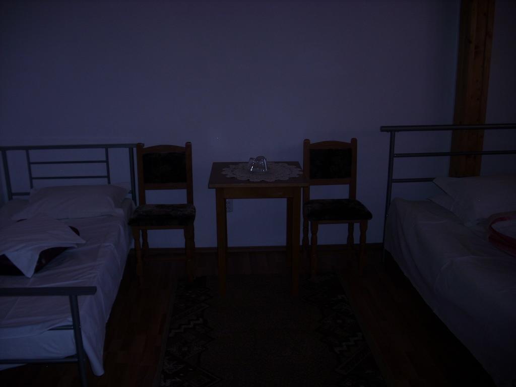 Pensiunea Montan Buşteni Zimmer foto